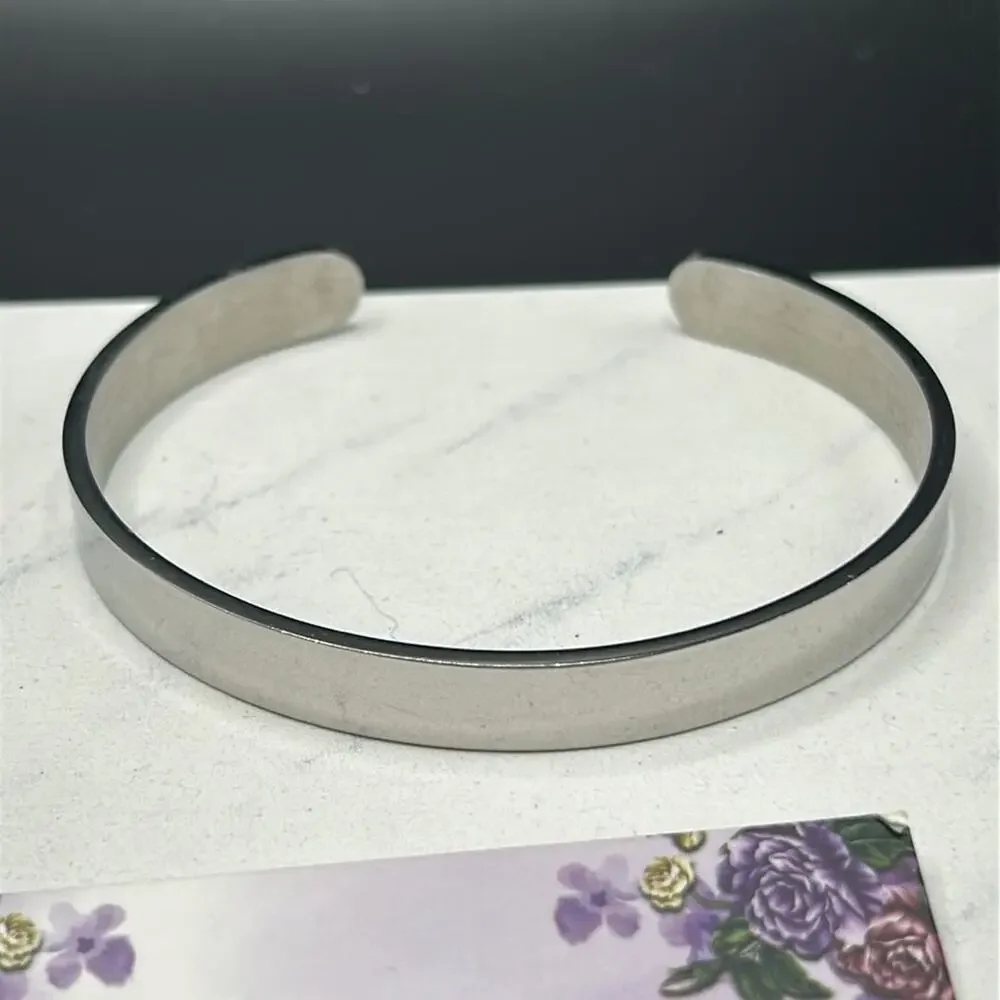 To the Best Aunt Silver tone Cuff Bracelet. New in Box!